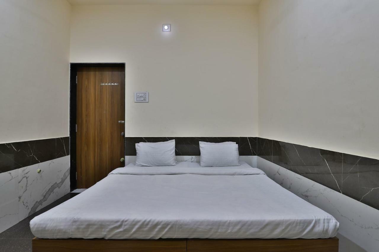 Spot On 37366 Hotel Mahalaxmi Dwārka Kültér fotó